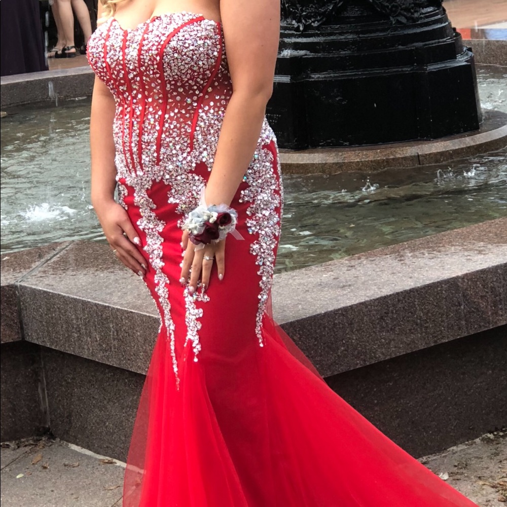 Prom dress - Picture 2 of 5